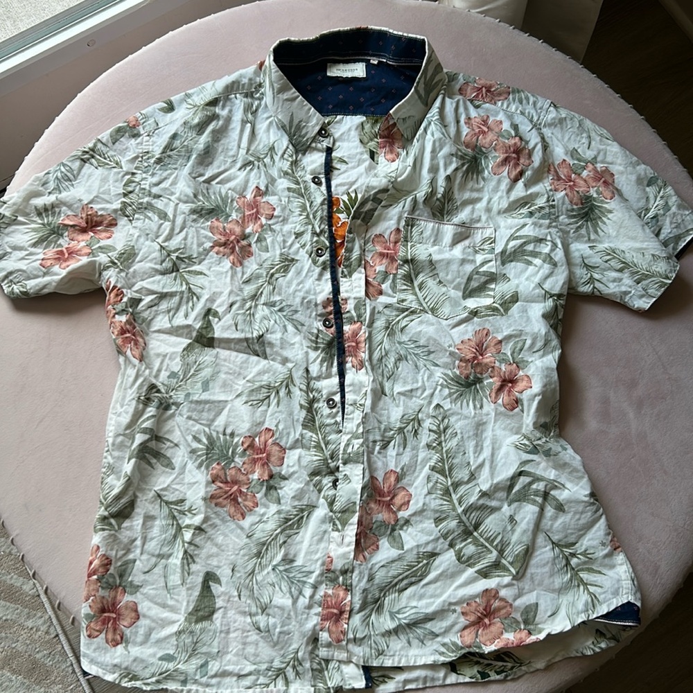 7 Diamonds Button Up Shirt XL